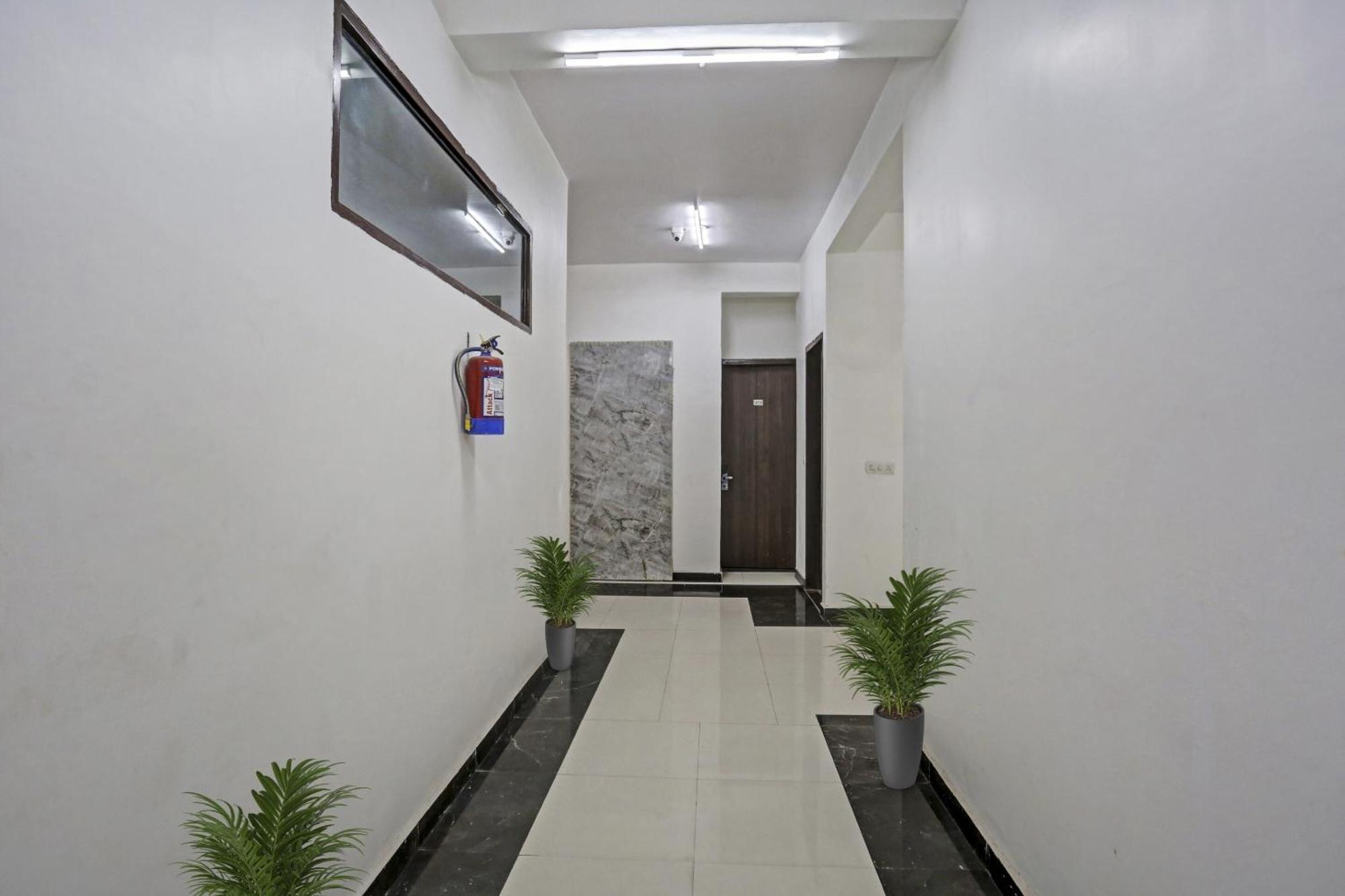 Townhouse Gn Stay Near Gnida Office Metro Station Greater Noida Buitenkant foto