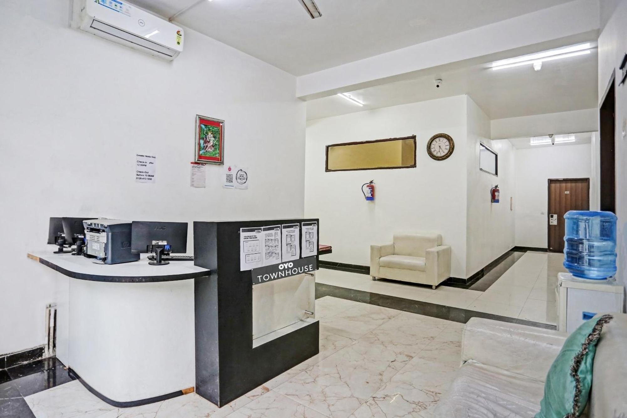 Townhouse Gn Stay Near Gnida Office Metro Station Greater Noida Buitenkant foto