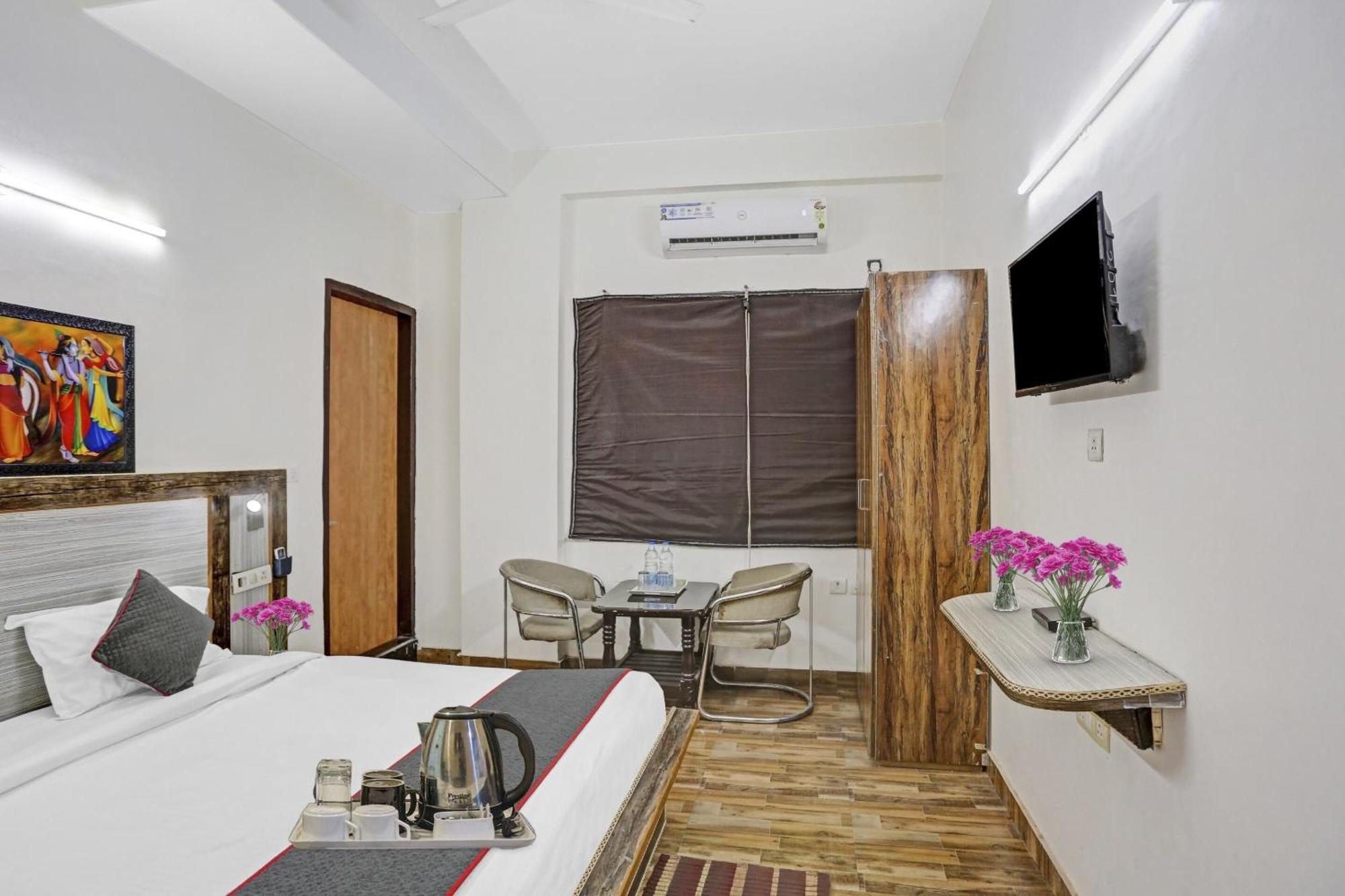 Townhouse Gn Stay Near Gnida Office Metro Station Greater Noida Buitenkant foto