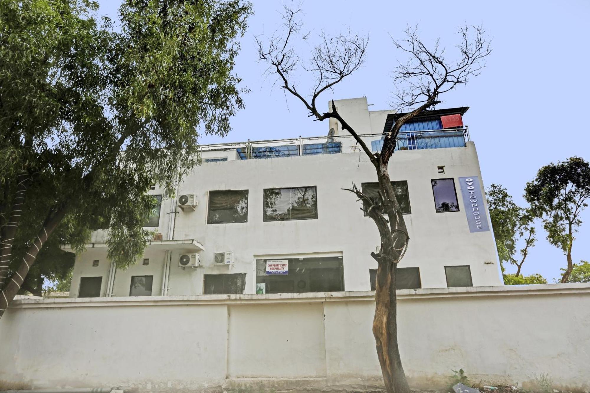 Townhouse Gn Stay Near Gnida Office Metro Station Greater Noida Buitenkant foto